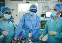 Un casque immersif guide le chirurgien Un casque immersif guide le chirurgien