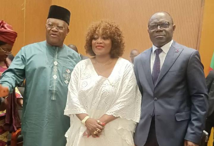 Cathy Meba Secoue la Tradition du Pagne au Cameroun Cathy Meba Secoue la Tradition du Pagne au Cameroun