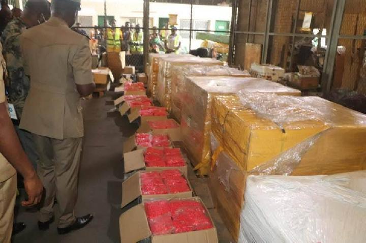 Non-Dits De L'Affaire De Drogue Saisie À Douala Non-Dits De L'Affaire De Drogue Saisie À Douala