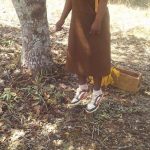 Fille d’un Commissaire Retrouvée Pendue à Un Arbre Fille d'un Commissaire Retrouvée Pendue à Un Arbre