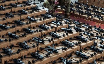 Drones: L’Intelligence Artificielle À L’Offensive Drones: L'Intelligence Artificielle À L'Offensive