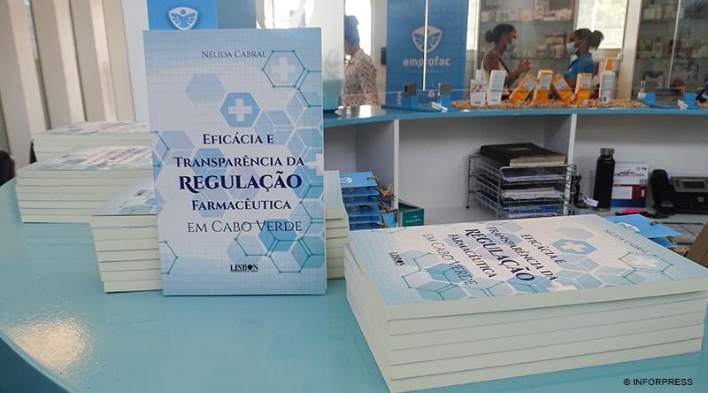 Praia: Book “Eficácia e transparência da regulação farmacêutica em Cabo Verde” brings together the professionals from the pharmaceutical sector Praia: Book “Eficácia e transparência da regulação farmacêutica em Cabo Verde” brings together the professionals from the pharmaceutical sector