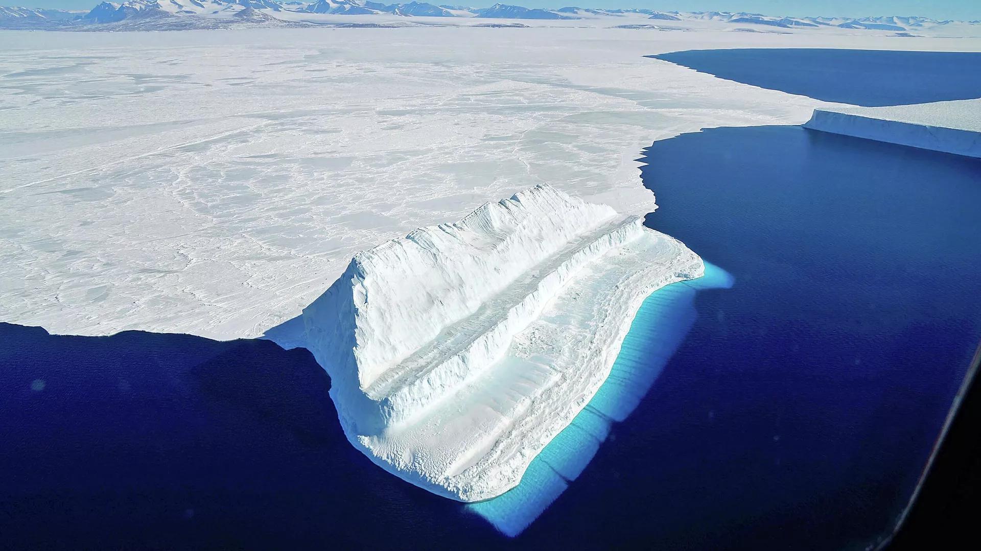 Antarctic Ice Sheet May Be Hiding Earth's Largest Groundwater Reservoir, Scientists Say