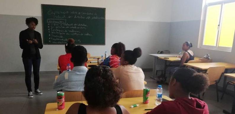 Brava: Student Association members trained in combating violations of adolescents rights