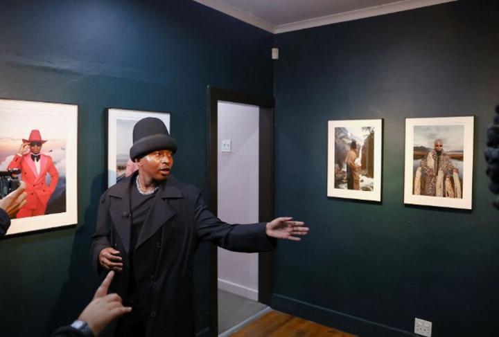 South African company helps hang local art in virtual world South African company helps hang local art in virtual world