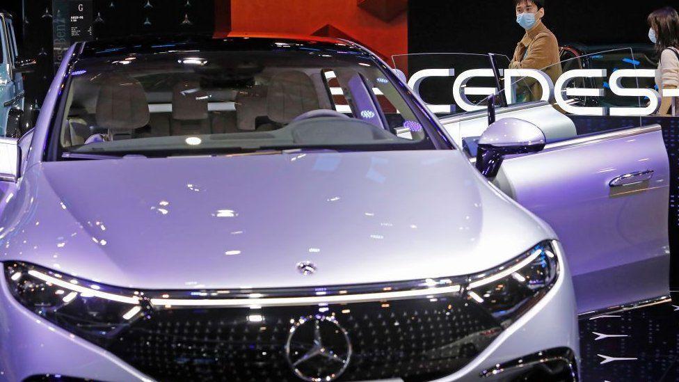 Mercedes-Benz to introduce acceleration subscription fee