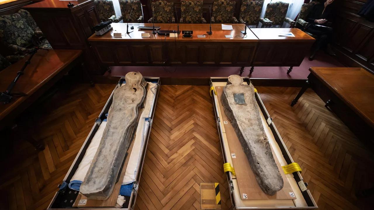 Notre Dame Ancient Tombs Reveal Their Secrets Notre Dame Ancient Tombs Reveal Their Secrets