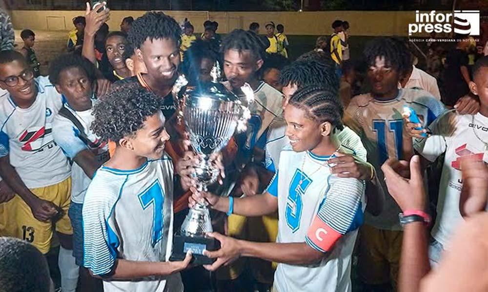 “Bola pa Frente” is two-time champion of the South Santiago sub-17 regional football championship