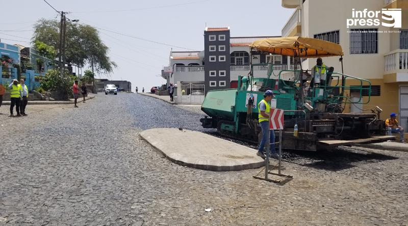 São Filipe: Consignment of the asphalting work of nine urban roads in São Filipe signed during July – Nuías Silva São Filipe: Consignment of the asphalting work of nine urban roads in São Filipe signed during July – Nuías Silva
