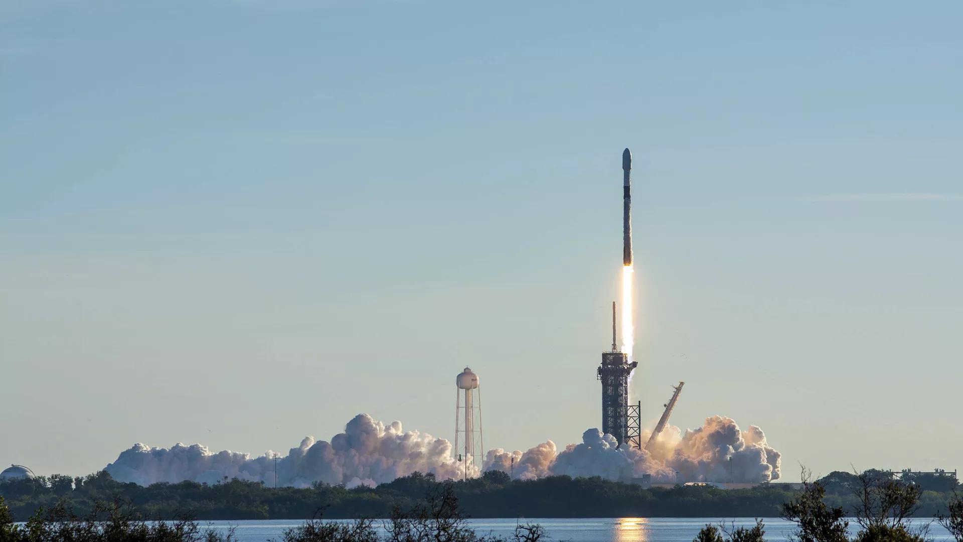 SpaceX's Falcon 9 Launches Another 22 Starlink Satellites Into Orbit SpaceX's Falcon 9 Launches Another 22 Starlink Satellites Into Orbit
