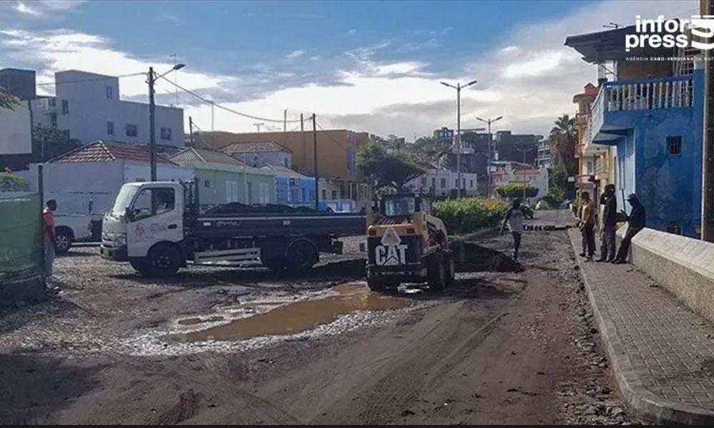 Fire: Rains force São Filipe City Council to remove land and debris and repair damage throughout the city Fire: Rains force São Filipe City Council to remove land and debris and repair damage throughout the city