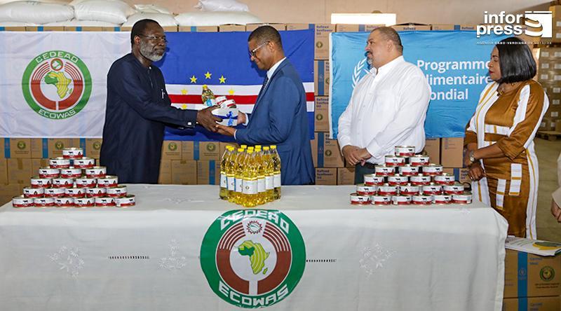 Cape Verde receives one million dollars in food from ECOWAS to reinforce school canteens Cape Verde receives one million dollars in food from ECOWAS to reinforce school canteens