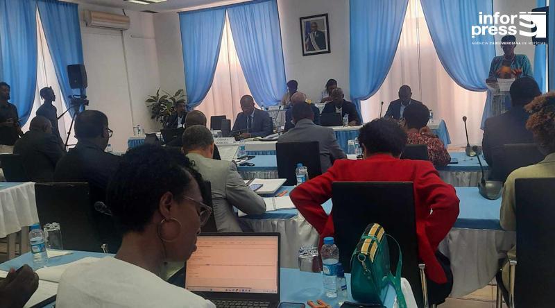 Francisco Carvalho accuses the Government of “playing low” and “competing” with the chamber Francisco Carvalho accuses the Government of “playing low” and “competing” with the chamber