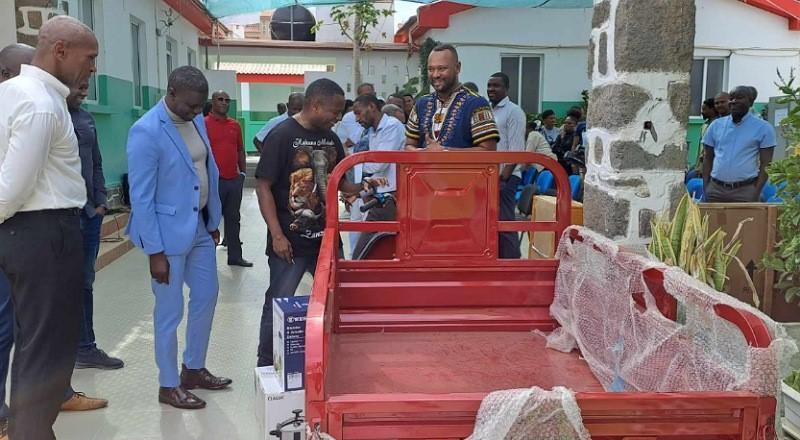 Tarrafal: Jovens recebem kits de auto-emprego avaliado em três mil contos Tarrafal: Jovens recebem kits de auto-emprego avaliado em três mil contos