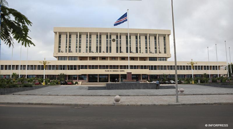 Parliament confronts the prime minister with a debate on public policies and the quality of life of Cape Verdeans Parliament confronts the prime minister with a debate on public policies and the quality of life of Cape Verdeans