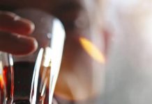 Alcoolismo entre migrantes em Portugal gera preocupação Alcoolismo entre migrantes em Portugal gera preocupação