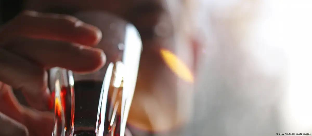 Alcoolismo entre migrantes em Portugal gera preocupação Alcoolismo entre migrantes em Portugal gera preocupação