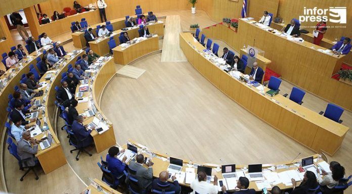 Parliament Approves Statute for Creative Arts Professionals Parliament Approves Statute for Creative Arts Professionals