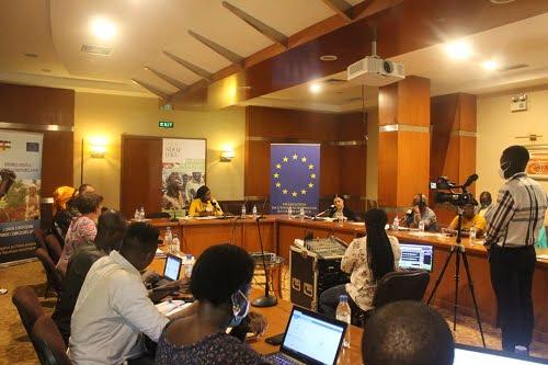 RCA : les médias centrafricains, avec l’appui de l’Union européenne, se lancent contre les fake news en période électorale RCA : les médias centrafricains, avec l’appui de l’Union européenne, se lancent contre les fake news en période électorale