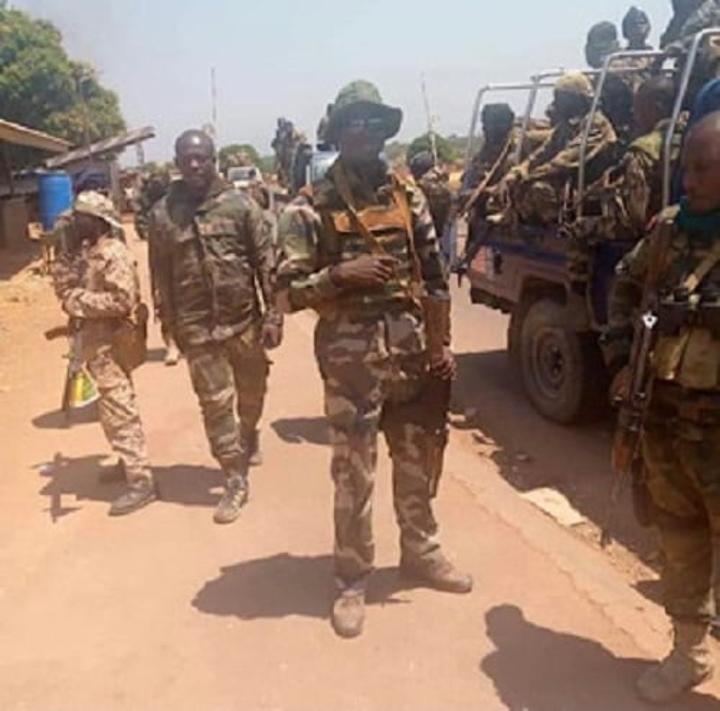 RCA : Bossangoa, un hélicoptère russe tombe en panne, et les populations dénoncent le pillage de la ville par les mercenaires RCA : Bossangoa, un hélicoptère russe tombe en panne, et les populations dénoncent le pillage de la ville par les mercenaires