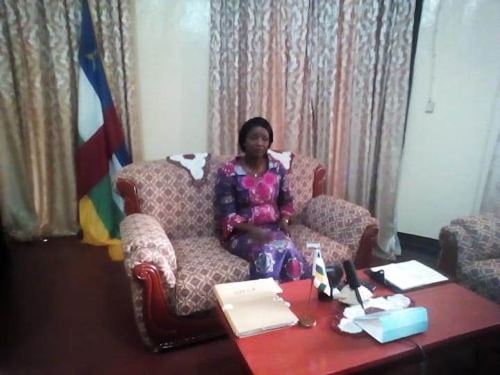 Législative 2021, madame Virginie Mbaïkoua, candidate du MCU aux législatives dans la circonscription de Bimbo 4, viole le code électoral Législative 2021, madame Virginie Mbaïkoua, candidate du MCU aux législatives dans la circonscription de Bimbo 4, viole le code électoral