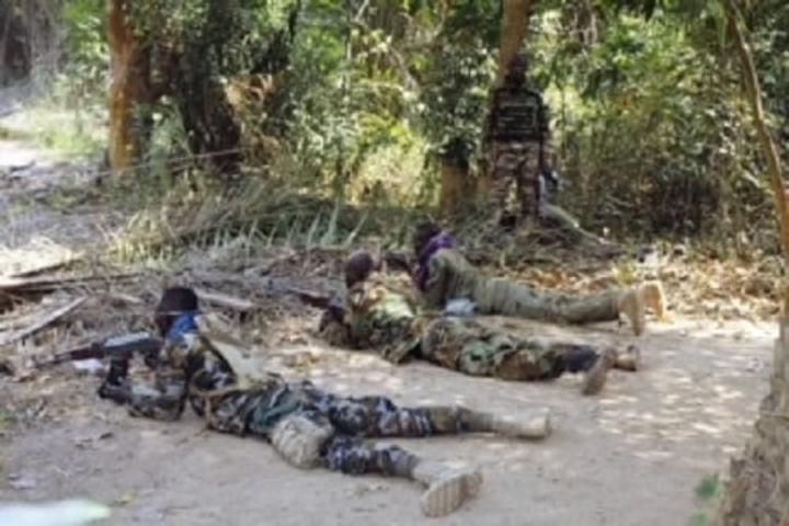 RCA : le village Yongo retrouve son calme après une nuit d’échange des tirs entre les FACA et les rebelles. RCA : le village Yongo retrouve son calme après une nuit d’échange des tirs entre les FACA et les rebelles.