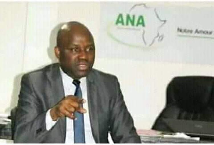 Le faux panafricaniste Harouna Douamba se retrouve encore une fois au cœur d’un scandale. Le faux panafricaniste Harouna Douamba se retrouve encore une fois au cœur d’un scandale.