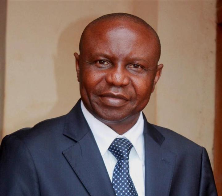 Le ministre en charge de la Défense nationale et celui de l`Intérieur communiquent sur le cessez-le-feu décrété par le Chef de l`Etat Le ministre en charge de la Défense nationale et celui de l`Intérieur communiquent sur le cessez-le-feu décrété par le Chef de l`Etat