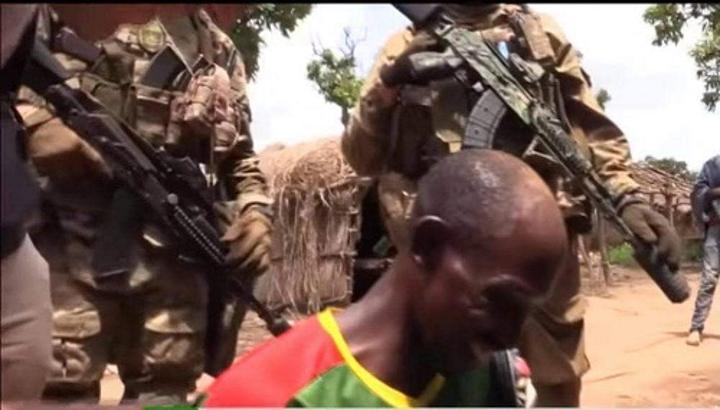 Bria, deux personnes assassinées, six autres interpellées et transférées à Bangui par les mercenaires russes Bria, deux personnes assassinées, six autres interpellées et transférées à Bangui par les mercenaires russes
