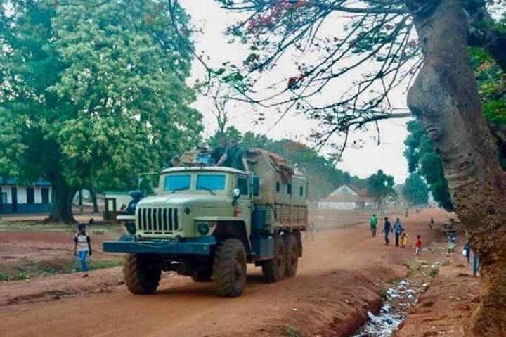 Une base d’Un mouvement politico-militaire tchadien détruite par les mercenaires russes au nord de la Centrafrique Une base d’Un mouvement politico-militaire tchadien détruite par les mercenaires russes au nord de la Centrafrique