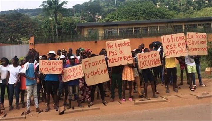 Centrafrique: «la France va-t’en», nouveau slogan du peuple centrafricain Centrafrique: «la France va-t’en», nouveau slogan du peuple centrafricain
