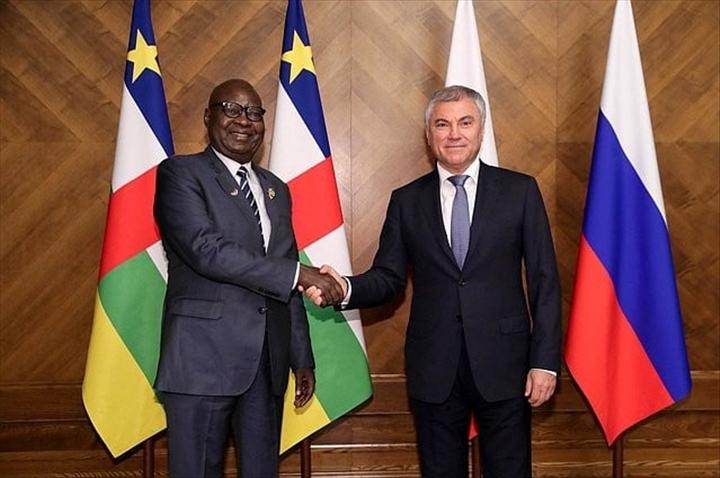 Centrafrique - Russie : Une rencontre entre le président de l’assemblé nationale de la république centrafricaine Simplice Mathieu Sarandji et le président de la douma d’Etat de la fédération de Russie Viatcheslav Volodin Centrafrique - Russie : Une rencontre entre le président de l’assemblé nationale de la république centrafricaine Simplice Mathieu Sarandji et le président de la douma d’Etat de la fédération de Russie Viatcheslav Volodin