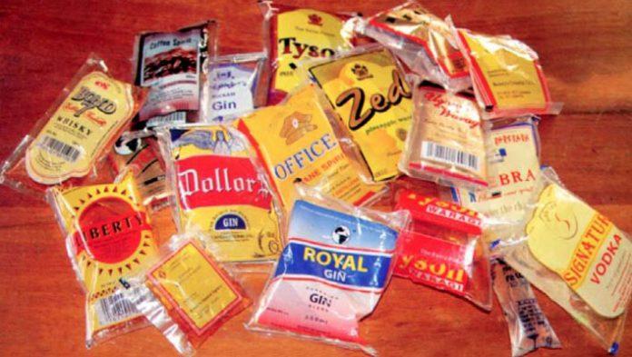 Une série de descentes des éléments de police pour stopper la vente illicite d’alcool en sachet Une série de descentes des éléments de police pour stopper la vente illicite d’alcool en sachet