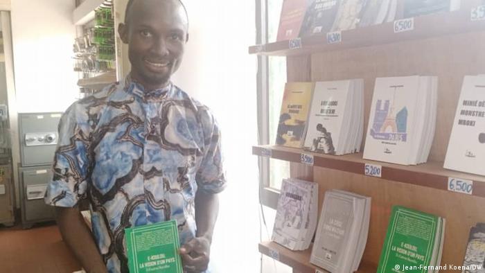 Série littéraire : en Centrafrique, une maison d'édition pour contrer la régression culturelle Série littéraire : en Centrafrique, une maison d'édition pour contrer la régression culturelle