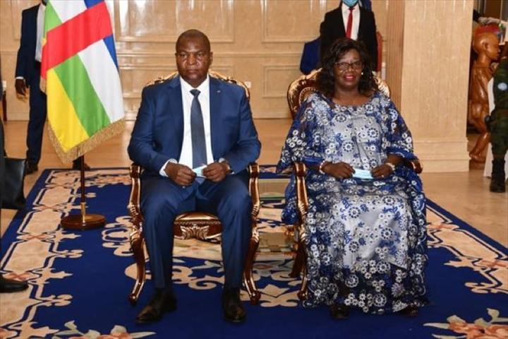 Traditionnelle présentation des vœux de nouvel an des corps constitués de l’état au couple présidentiel Faustin et Brigitte Touadera Traditionnelle présentation des vœux de nouvel an des corps constitués de l’état au couple présidentiel Faustin et Brigitte Touadera