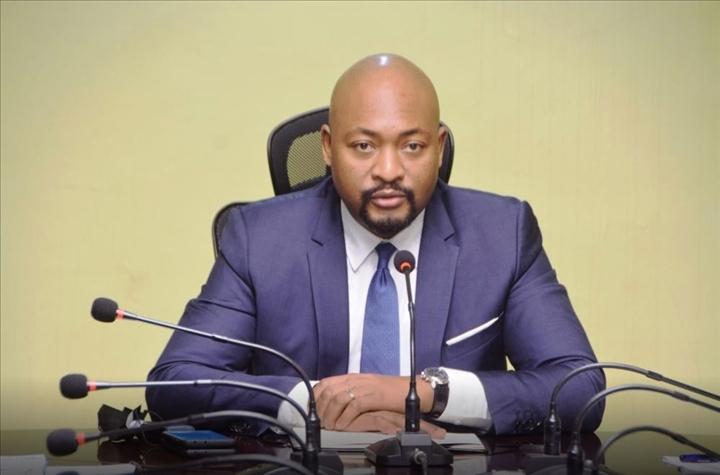 M. Ndoba, quid du marché de gré à gré d’un montant de 100 millions de Fcfa attribué à l’entreprise « Ben Gracia » par le CF sortant du ministère de la santé ? M. Ndoba, quid du marché de gré à gré d’un montant de 100 millions de Fcfa attribué à l’entreprise « Ben Gracia » par le CF sortant du ministère de la santé ?