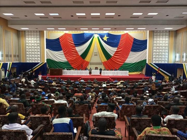 Tentative du détournement des fonds alloués aux députés de la majorité, le député Évariste Ngamana se fait parler de lui à nouveau Tentative du détournement des fonds alloués aux députés de la majorité, le député Évariste Ngamana se fait parler de lui à nouveau