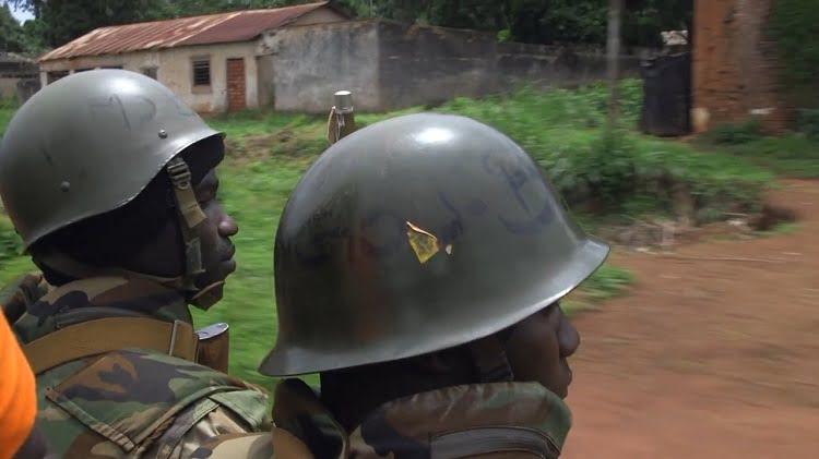 Assassinat d’un éleveur peul par un soldat FACA sur le marché hebdomadaire de Ngaguéné, le tueur est sur le point d’être transféré à Bangui Assassinat d’un éleveur peul par un soldat FACA sur le marché hebdomadaire de Ngaguéné, le tueur est sur le point d’être transféré à Bangui