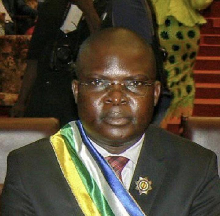 Centrafrique: Évariste Ngamana, député, Pourquoi ne peut-il pas soigner ses dents dans son pays ? Centrafrique: Évariste Ngamana, député, Pourquoi ne peut-il pas soigner ses dents dans son pays ?