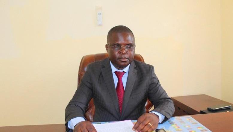 « Le peuple a décidé et rien ne fera obstacle à la réécriture de cette constitution » Evariste Ngamana « Le peuple a décidé et rien ne fera obstacle à la réécriture de cette constitution » Evariste Ngamana