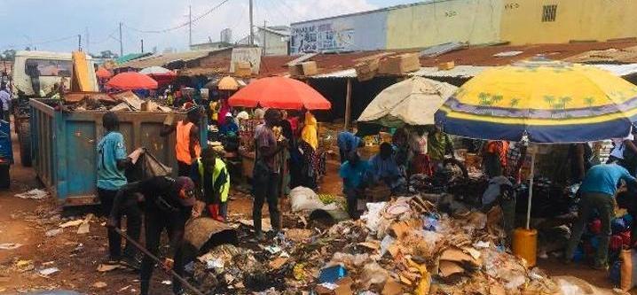 que dit la mairie sur le non ramassage des déchets dans des marchés de Bangui