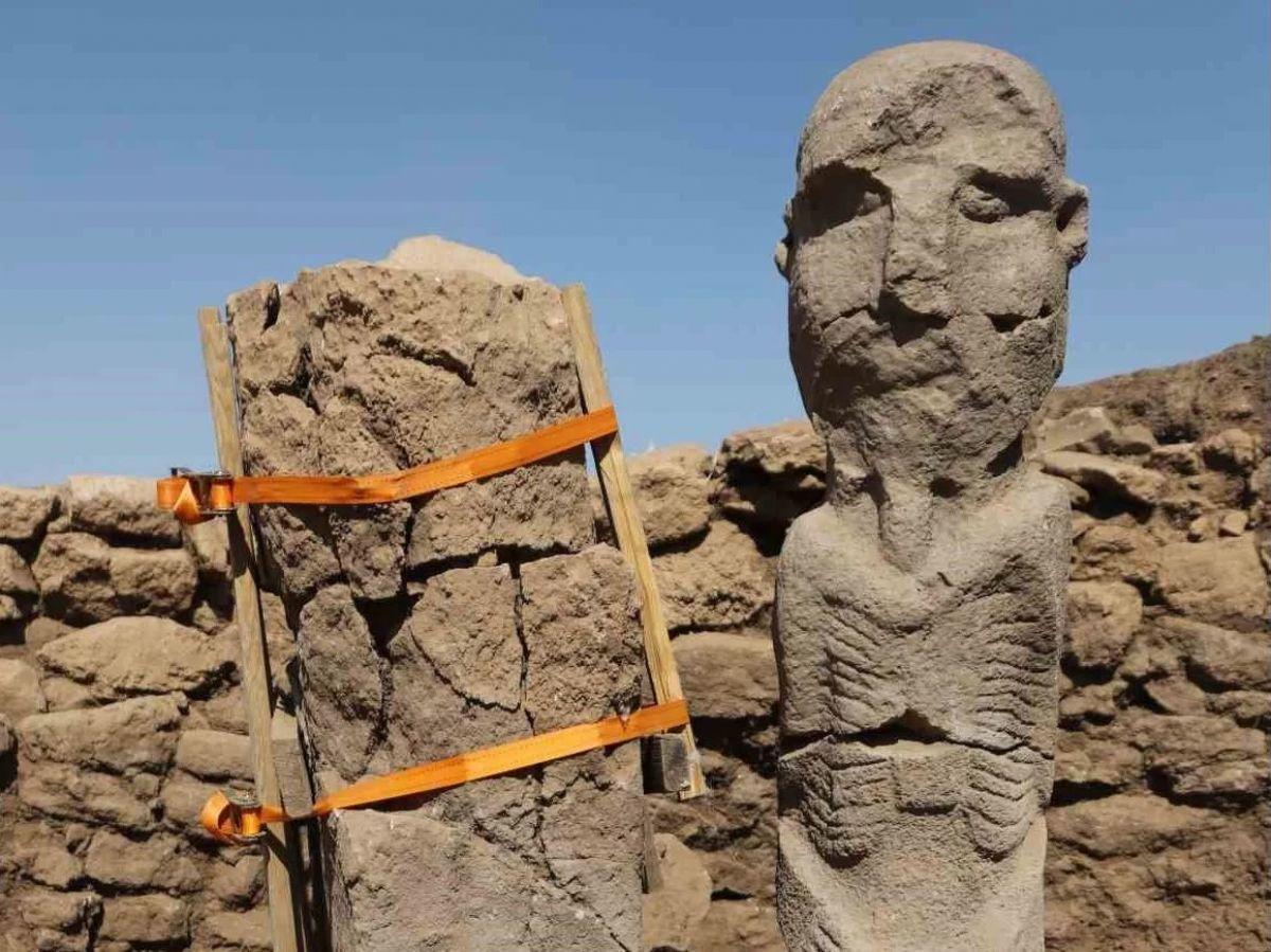 Göbekli Tepe : le mystérieux site archéologique livre la plus ancienne sculpture peinte de l'humanité Göbekli Tepe : le mystérieux site archéologique livre la plus ancienne sculpture peinte de l'humanité