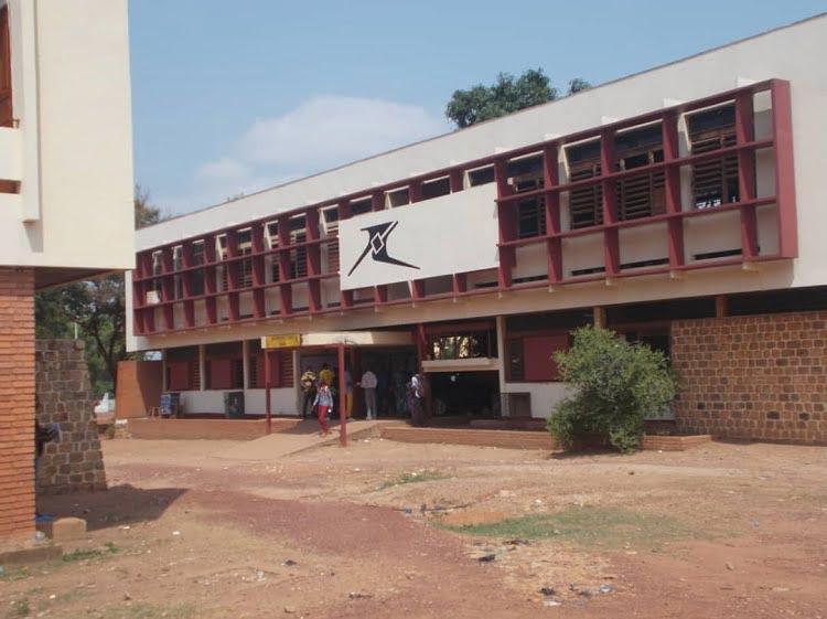 Scandale à l’Université de Bangui : les étudiants dénoncent des frais d’écolage exorbitants Scandale à l’Université de Bangui : les étudiants dénoncent des frais d’écolage exorbitants