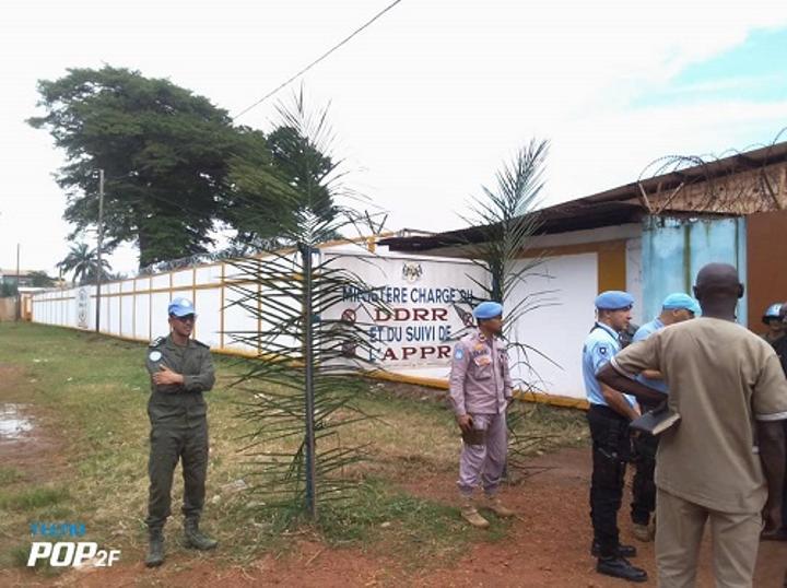Grève à Bangui : Les membres du comité consultatif et de suivi du programme national DDRR réclament leurs indemnités en retard Grève à Bangui : Les membres du comité consultatif et de suivi du programme national DDRR réclament leurs indemnités en retard