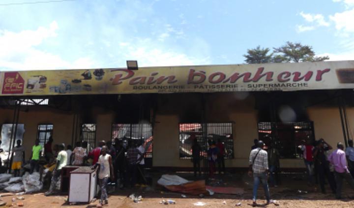 la boulangerie « Pain Bonheur » de Bimbo consumée par un violent incendie la boulangerie « Pain Bonheur » de Bimbo consumée par un violent incendie