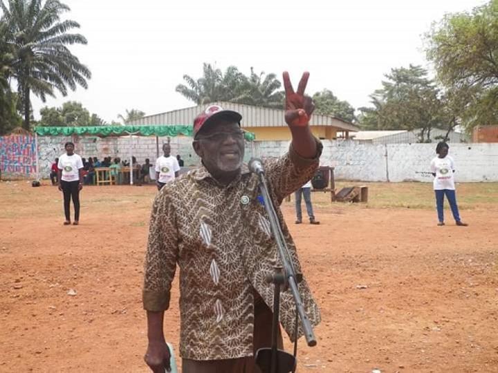 Mazette Jackson : du Combattant de la démocratie au griot du régime dictatorial de Touadera Mazette Jackson : du Combattant de la démocratie au griot du régime dictatorial de Touadera