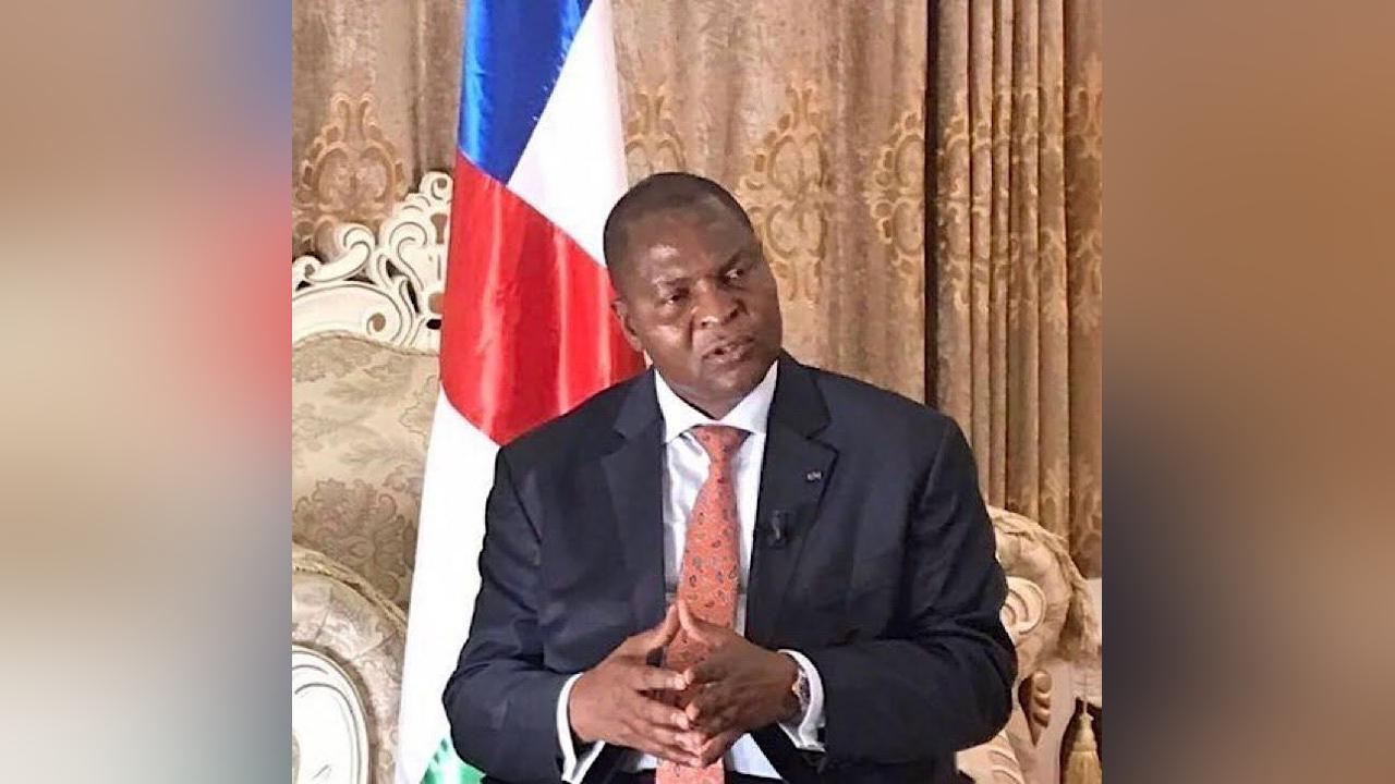 Entre le passé et le présent , le pays est complètement en ruine Entre le passé et le présent , le pays est complètement en ruine