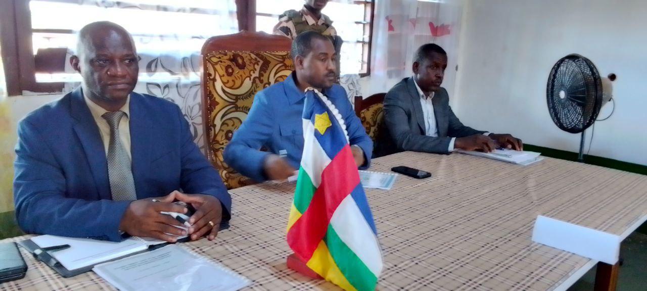 le ministre Hassan Bouba et les membres de son cabinet visitent les locaux de la société SEGA/Djibro-Service le ministre Hassan Bouba et les membres de son cabinet visitent les locaux de la société SEGA/Djibro-Service