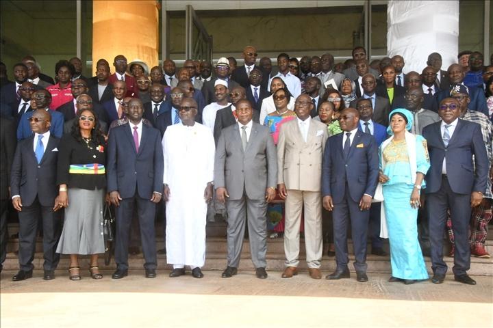 Le président de la république ouvre les portes du nouvel immeuble de la banque des États de l’Afrique centrale à Bangui Le président de la république ouvre les portes du nouvel immeuble de la banque des États de l’Afrique centrale à Bangui