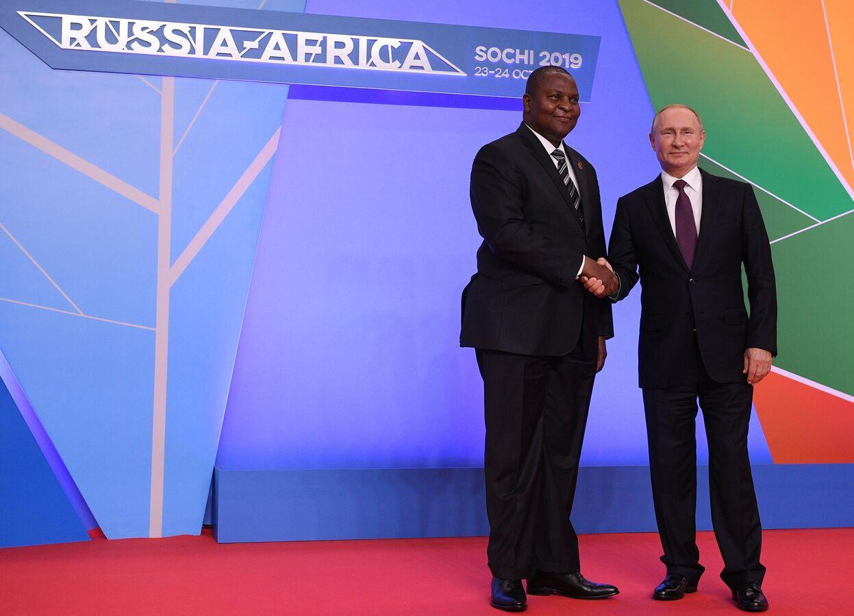Bangui veut que Vladimir Poutine visite la Centrafrique, selon le Président Touadéra